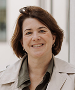 Petra Hoffknecht farbig Original weniger Ausschnitt.png